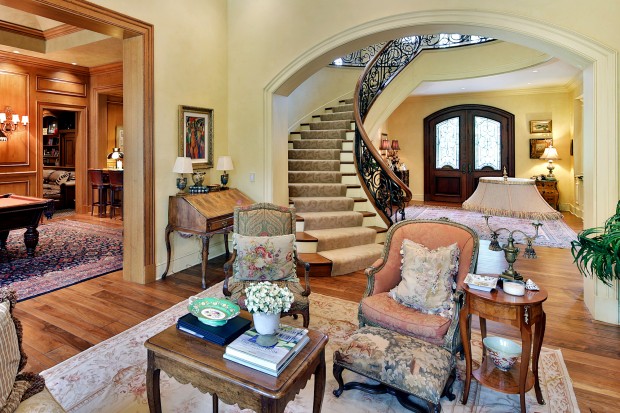 Litzsinger Road, 9847_foyer.jpg